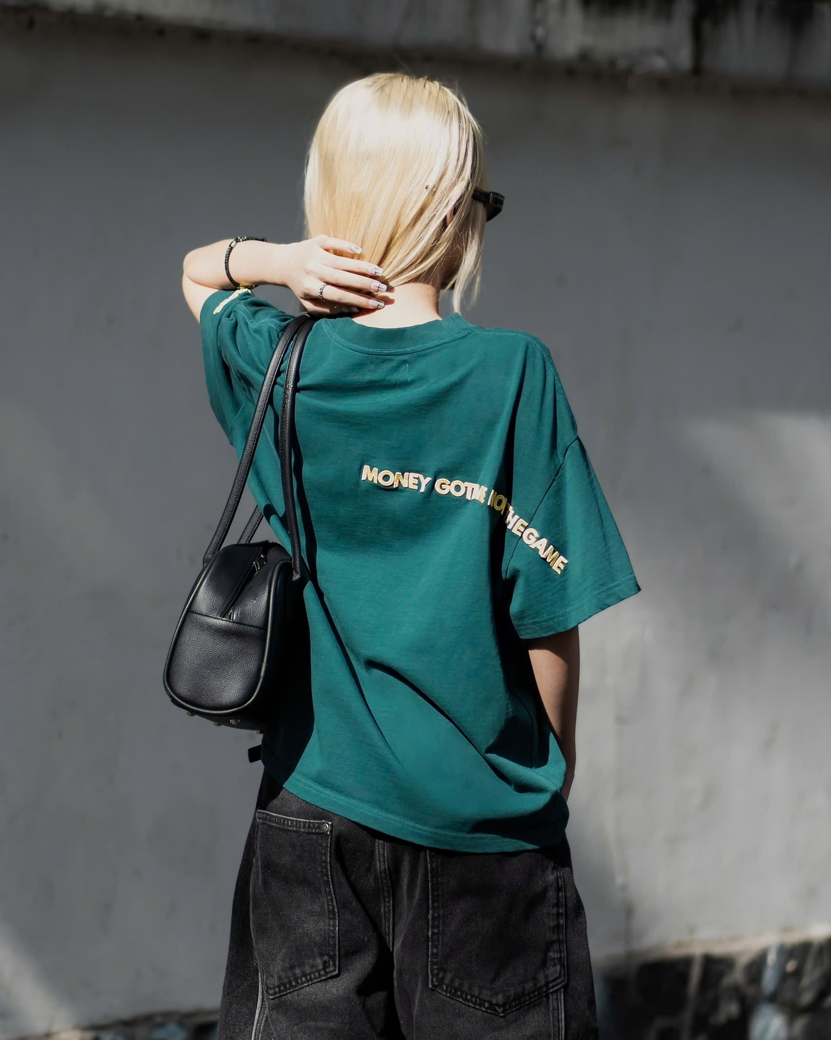 6886 T-Shirt