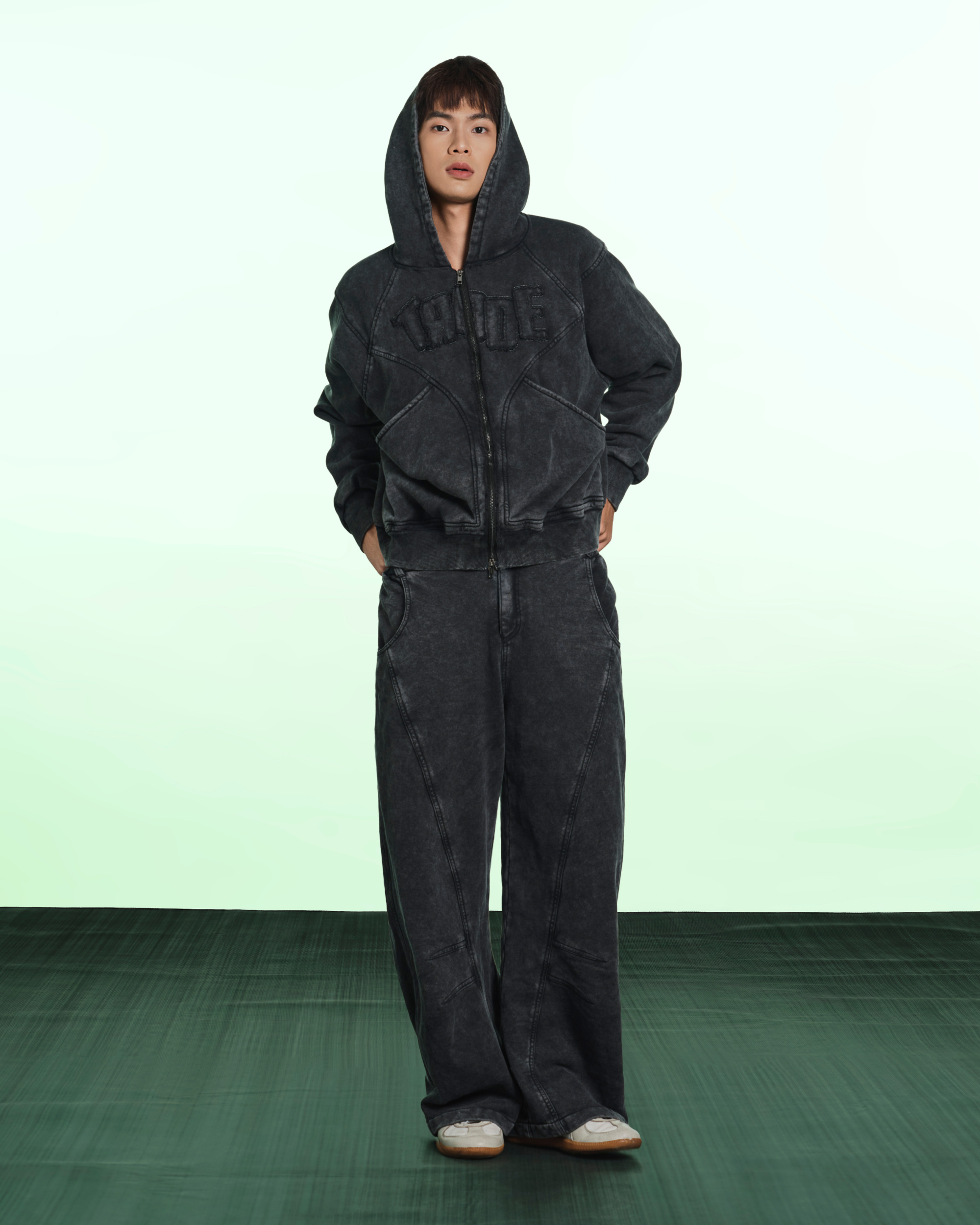 JEAT PANTS